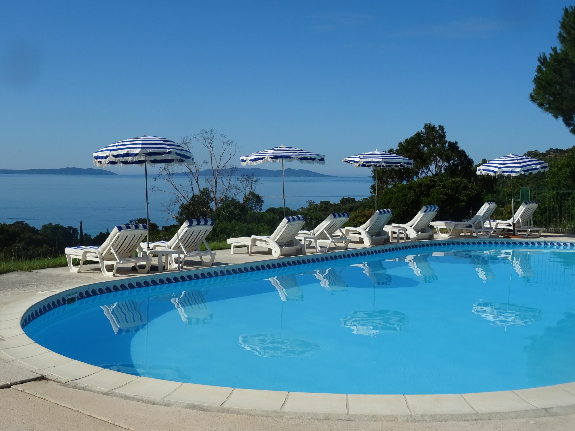 Azur Hotel Ле-Лаванду Екстер'єр фото